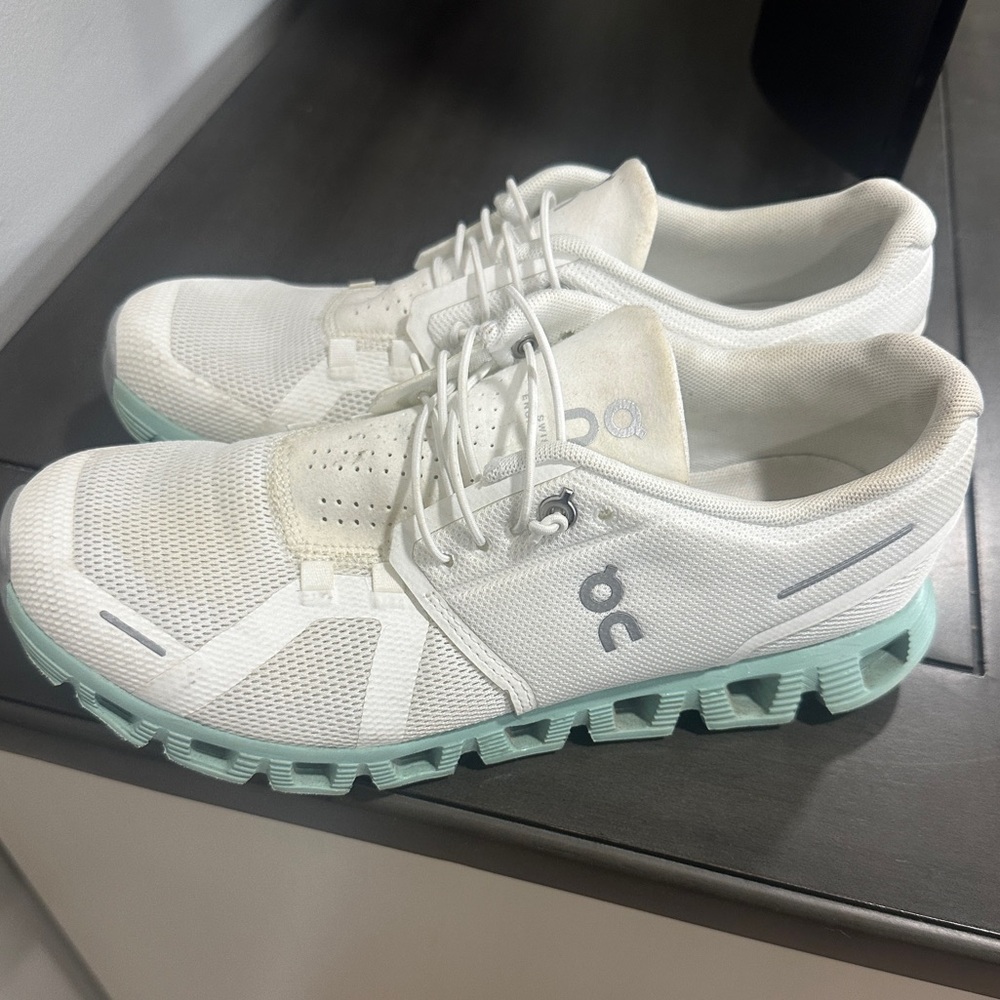 Size 9- On Cloud 5 Undyed White/Creek